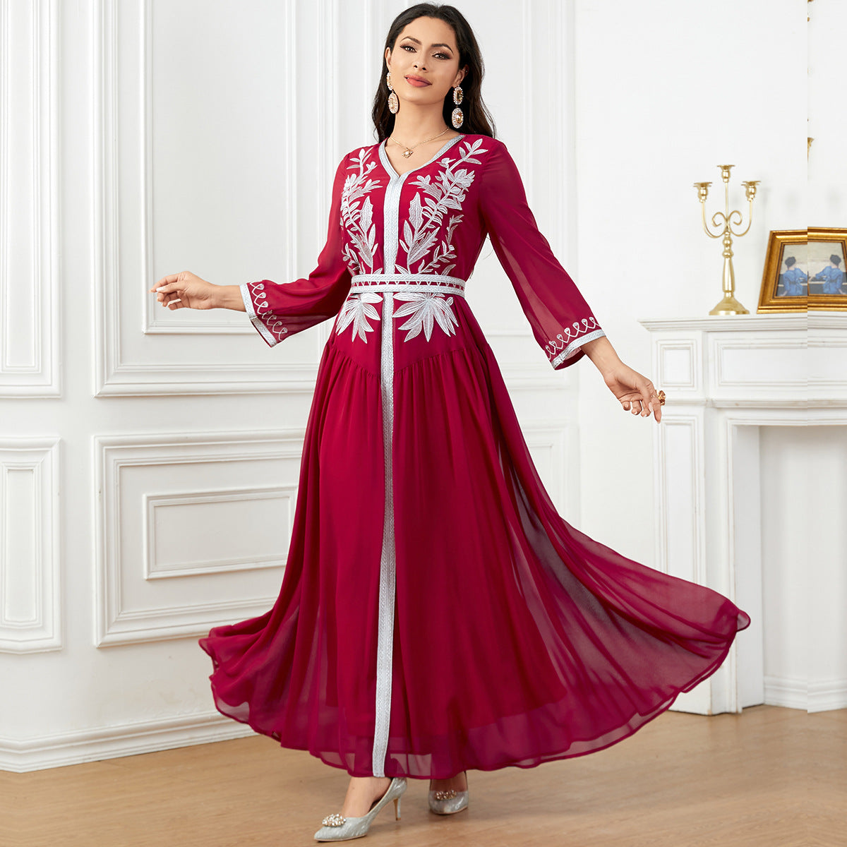 Large Embroidered Muslim Robe Elegant Dress