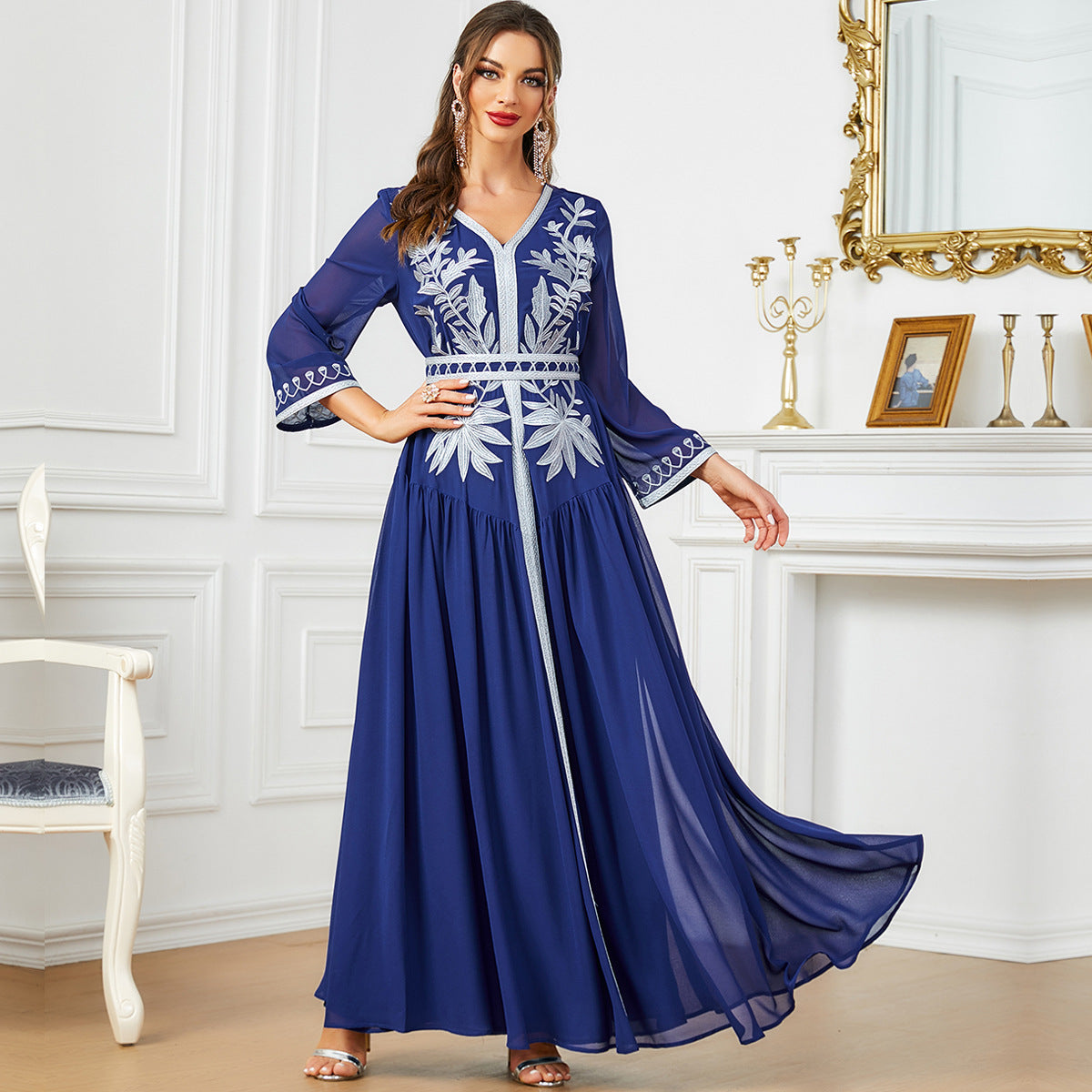 Large Embroidered Muslim Robe Elegant Dress